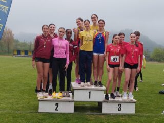 4x100 Cadette