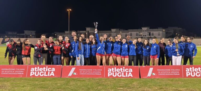 Podio di società Cadette. A.P.S. Due Mondi, ASD US Foggia Scuola Naz. Asta e Atletica Giovanile Acquaviva. Foto Daniele De Ceglie